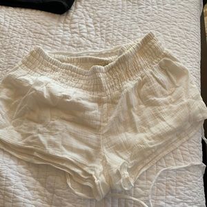 Guess linen shorts